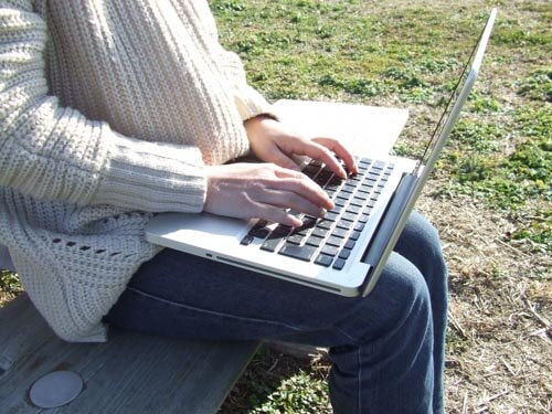 リモートワークとノマドワーク　その違いと電話代行サービスとのシナジー